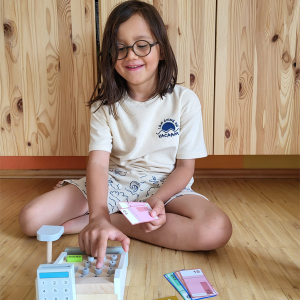 Cassa da gioco in grigio