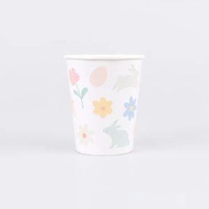 Bicchieri con icone pasquali