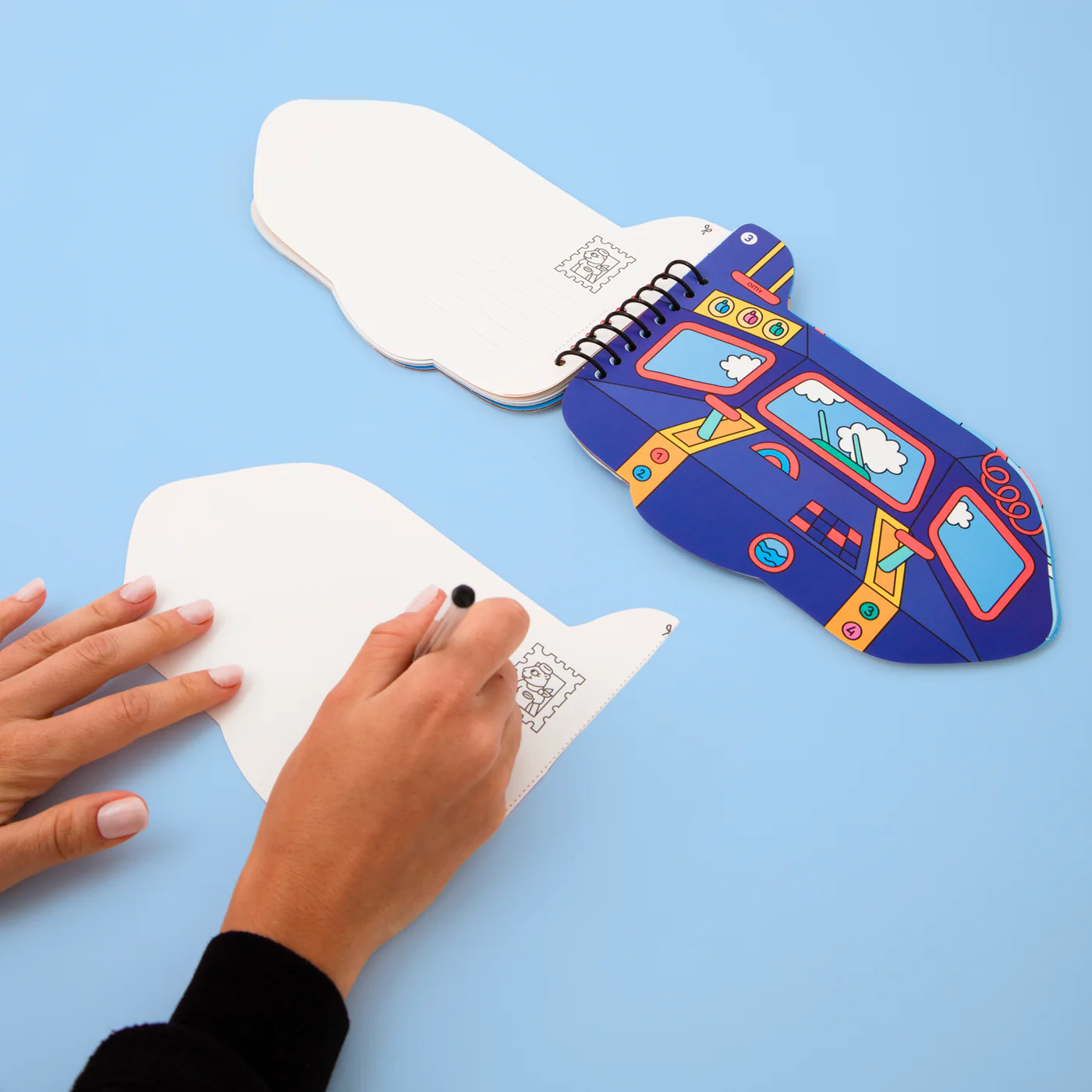 Libro di attività con adesivi – Vroom - immagine 3