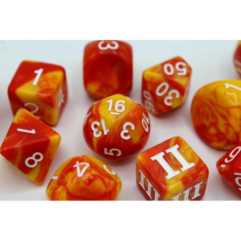 Dungeon Crawl Classics – DADI STRAMBI – Set Dadi Elementali del Fuoco - immagine 4