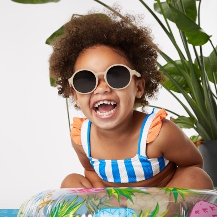 Occhiali da sole bambino 6-36 mesi Fiji, lenti polarizzate, protezione UV-400 cat.3, flessibili, cinturino staccabile, custodia inclusa, a specchio - immagine 2