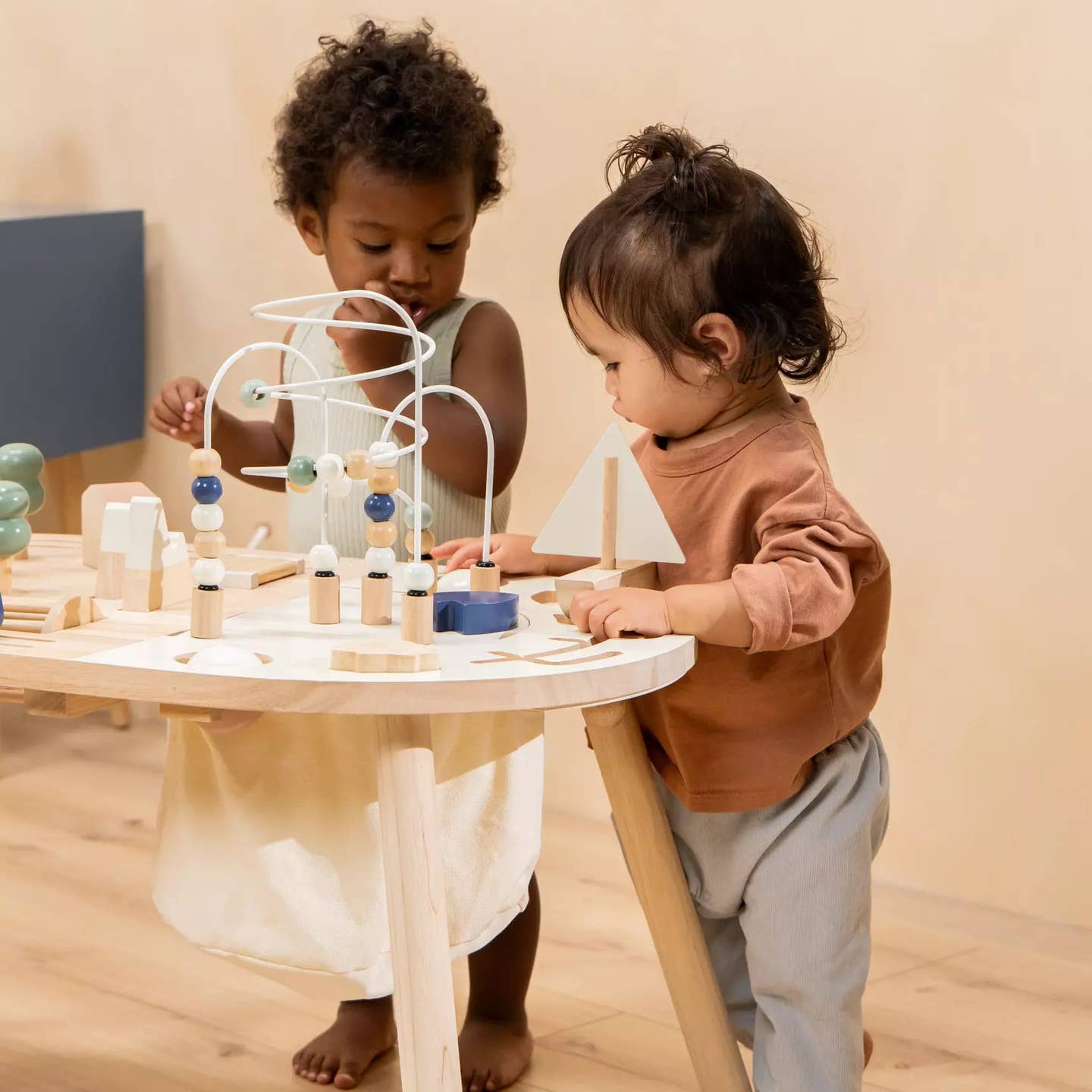 Tavolo da attività in legno - immagine 9