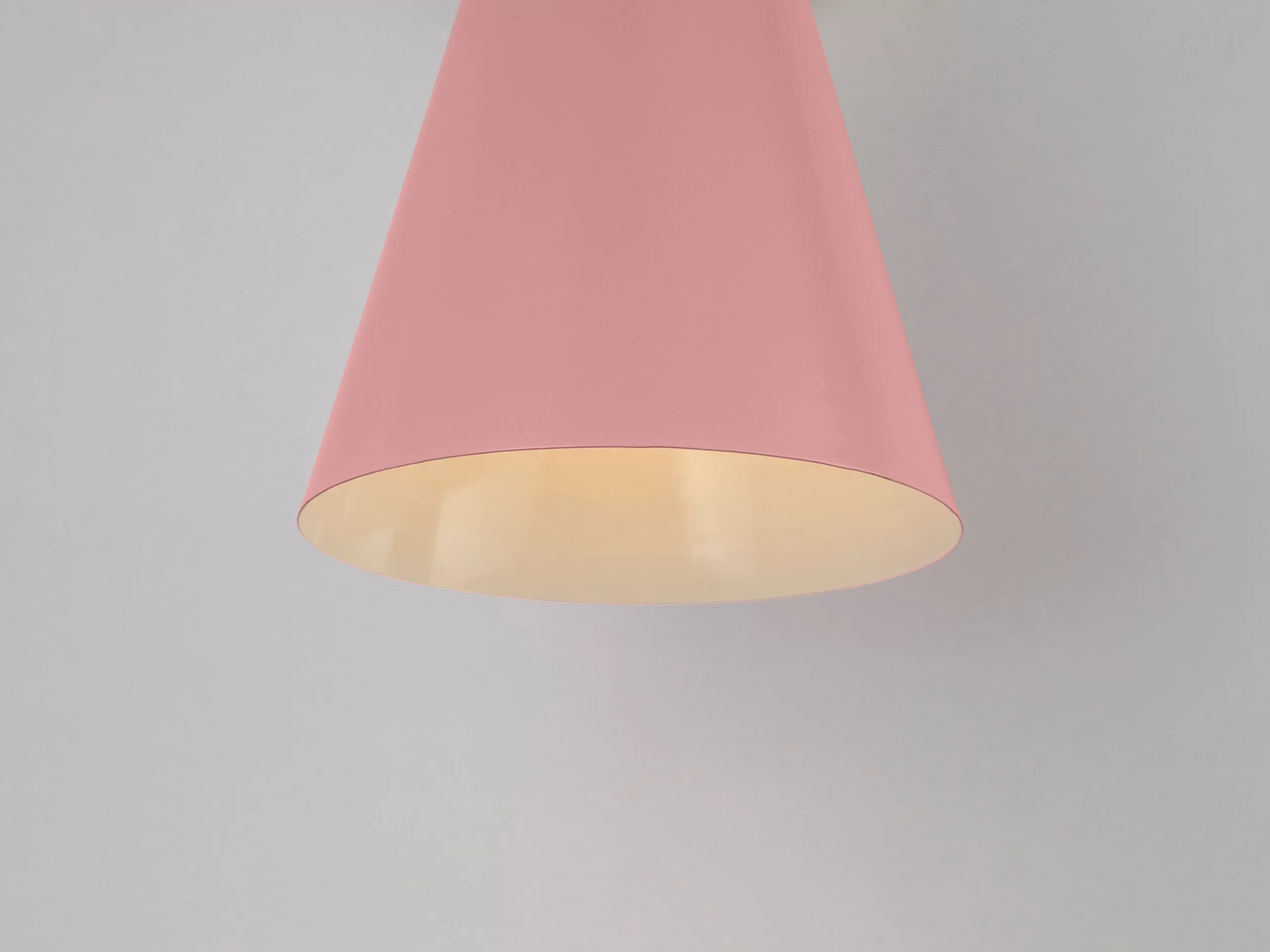 Lampada da parete con paralume a cono ROSA - immagine 8