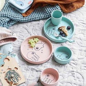 DONE BY DEER SET PER LA PAPPA IN SILICONE ALIMENTARE-AMICI DEL MARE