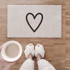 TAPPETO LAVABILE – CUORE CREMA