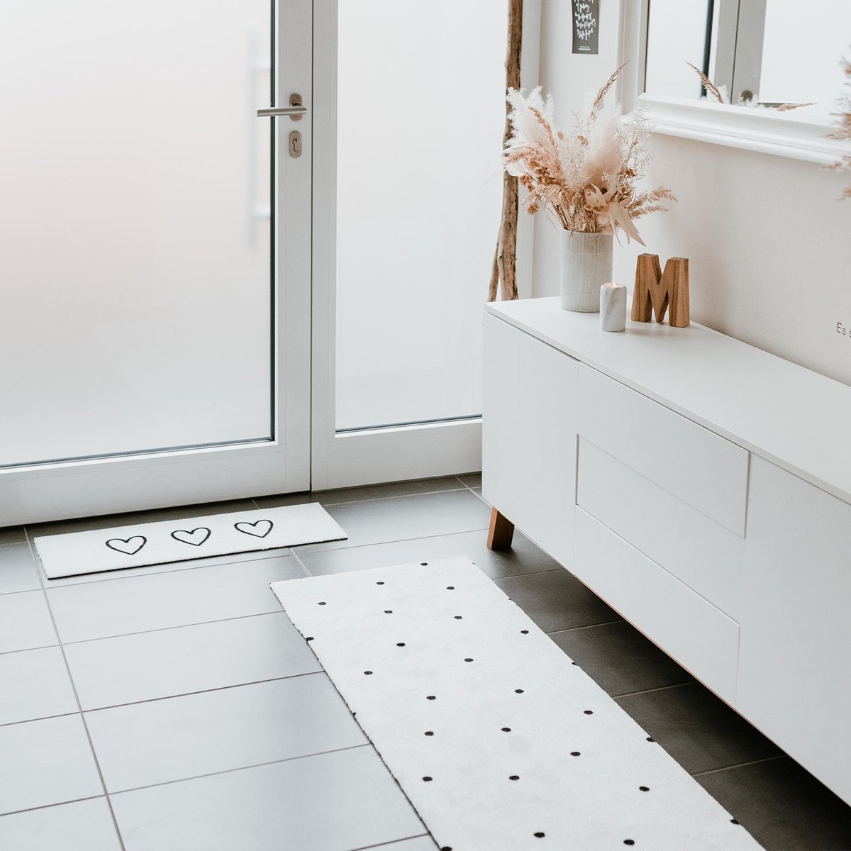 Zerbino lavabile piccolo crema 3 cuori 75 x 25 - immagine 3