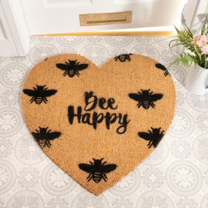 Zerbino a forma di cuore con api